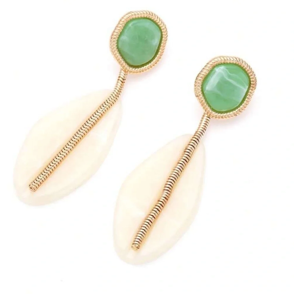 Zara Geometric Resin Earrings - Picture 5 of 7